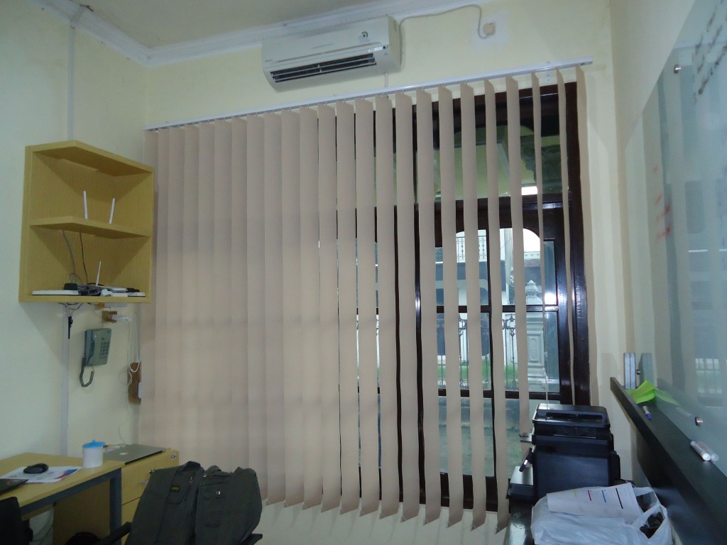 harga vertical blind