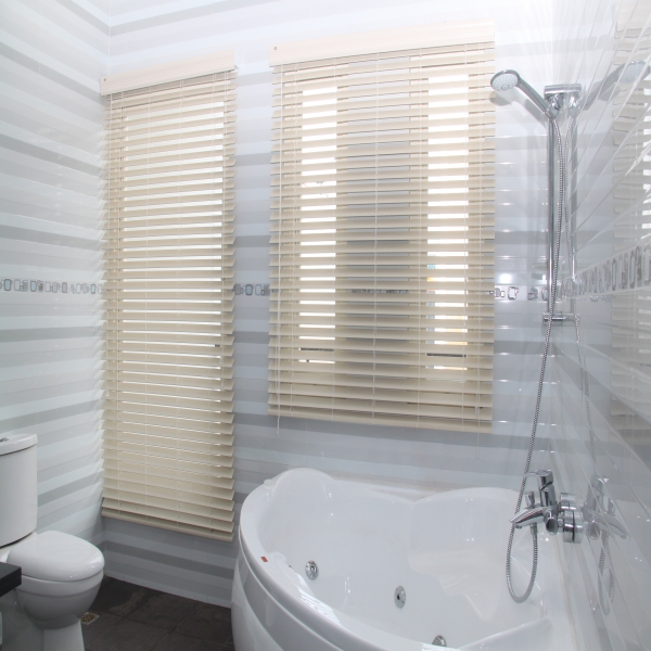 harga UV blind otomatis