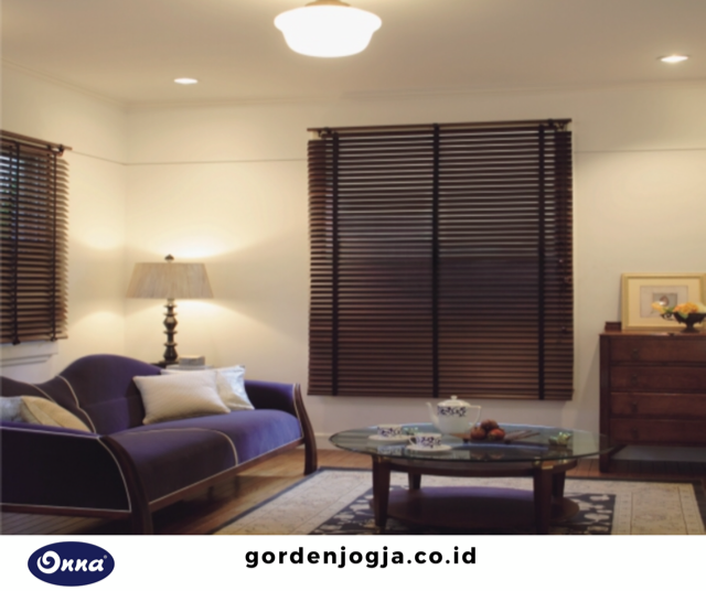 wooden blinds onna