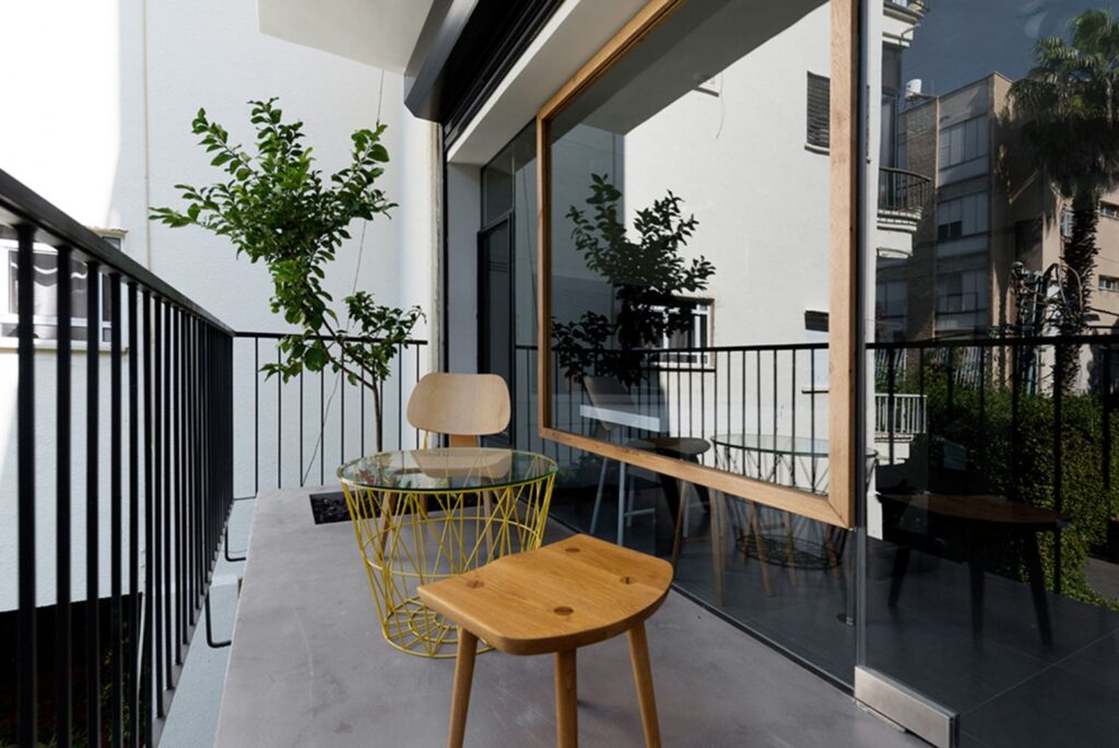 balkon rumah minimalis