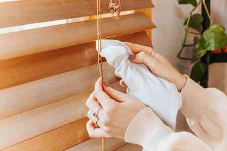 CARA-MERAWAT-WOODEN-BLINDS