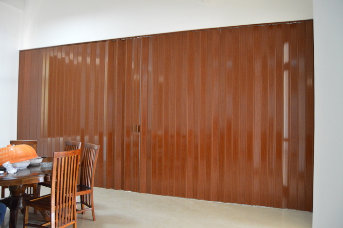 MANFAAT FOLDING DOOR PVC SEBAGAI PARTISI RUANGAN ANDA