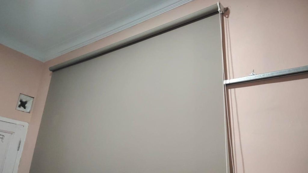 ROLLER BLINDS BLACKOUT